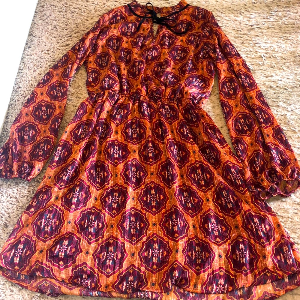 Beautiful fall dress keyhole front and back